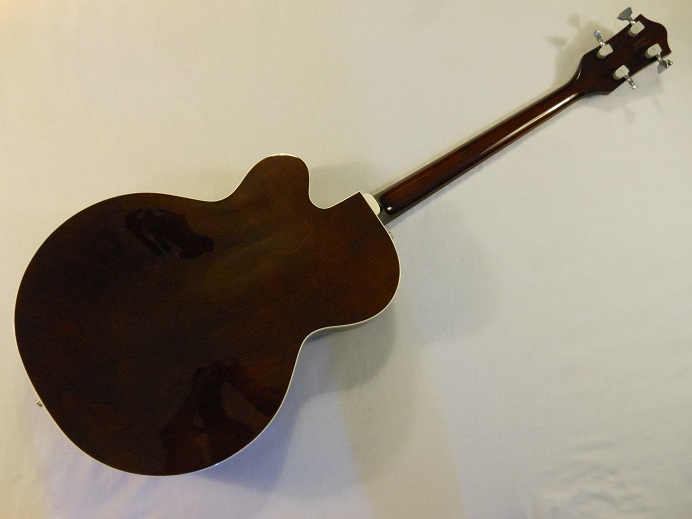 G6119B Broadkaster Bass Picture 2